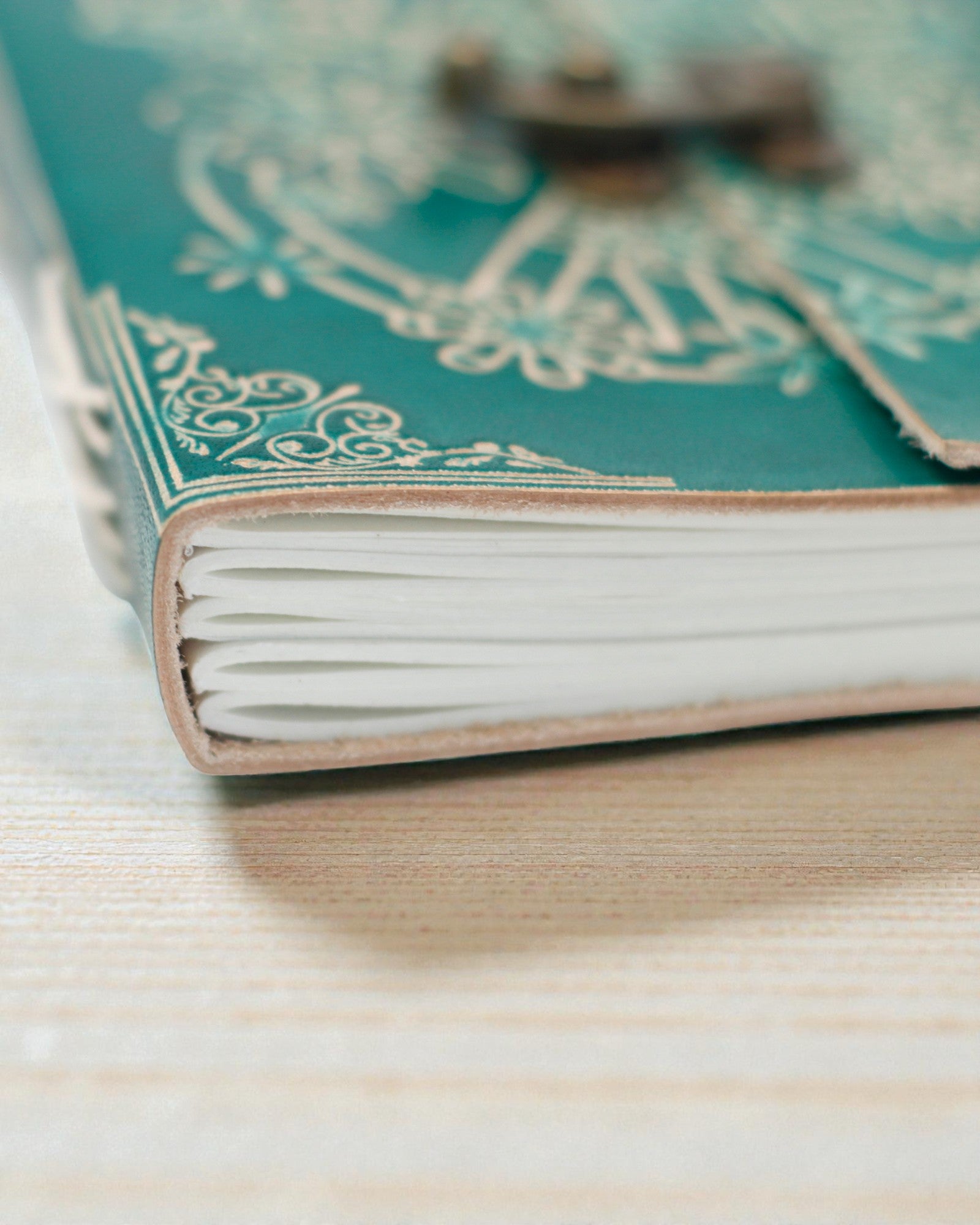 Turquoise Leather Notebook “Peace” with Zipper – Harmony & Calm (18 x 13 cm)