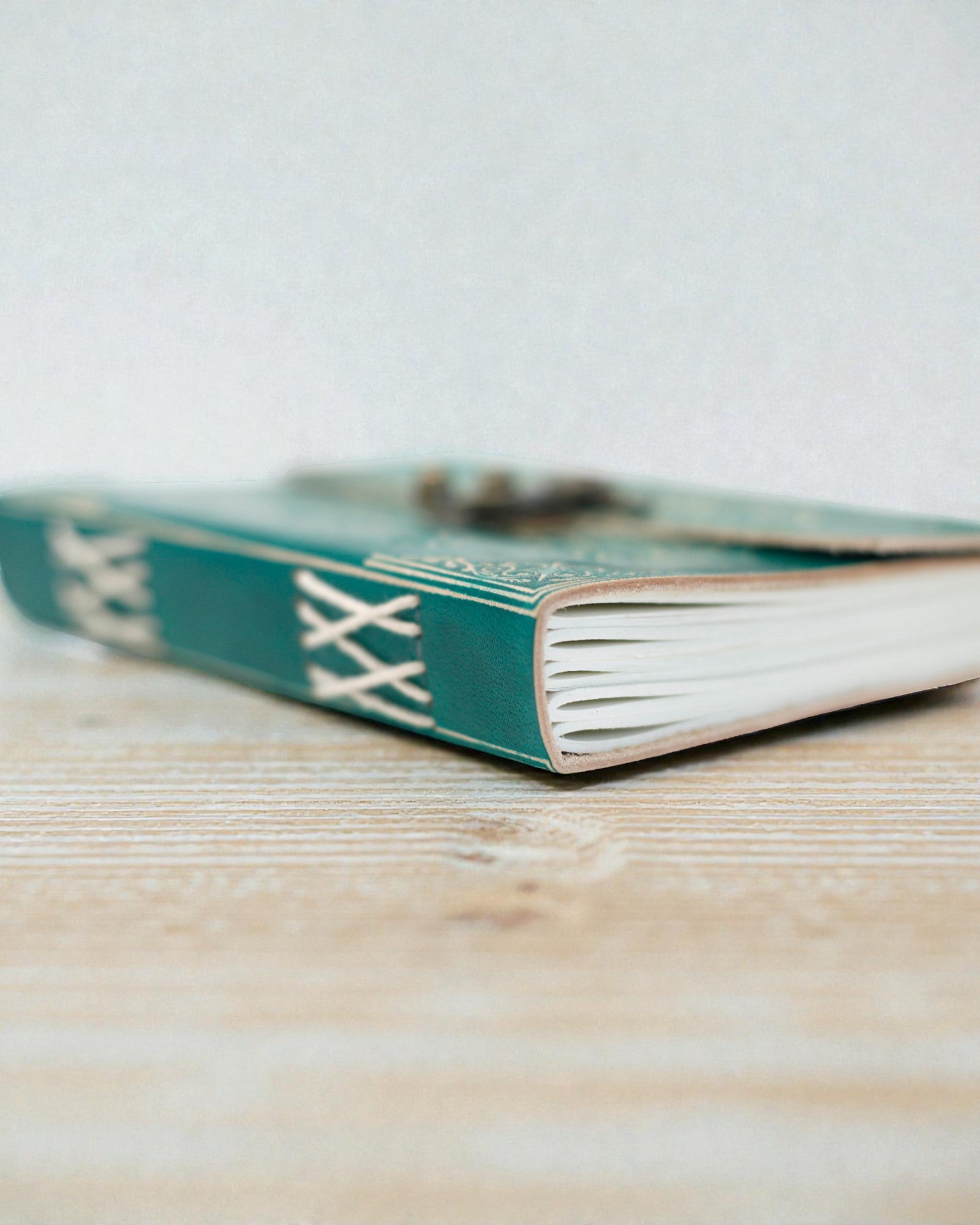 Turquoise Leather Notebook “Peace” with Zipper – Harmony & Calm (18 x 13 cm)