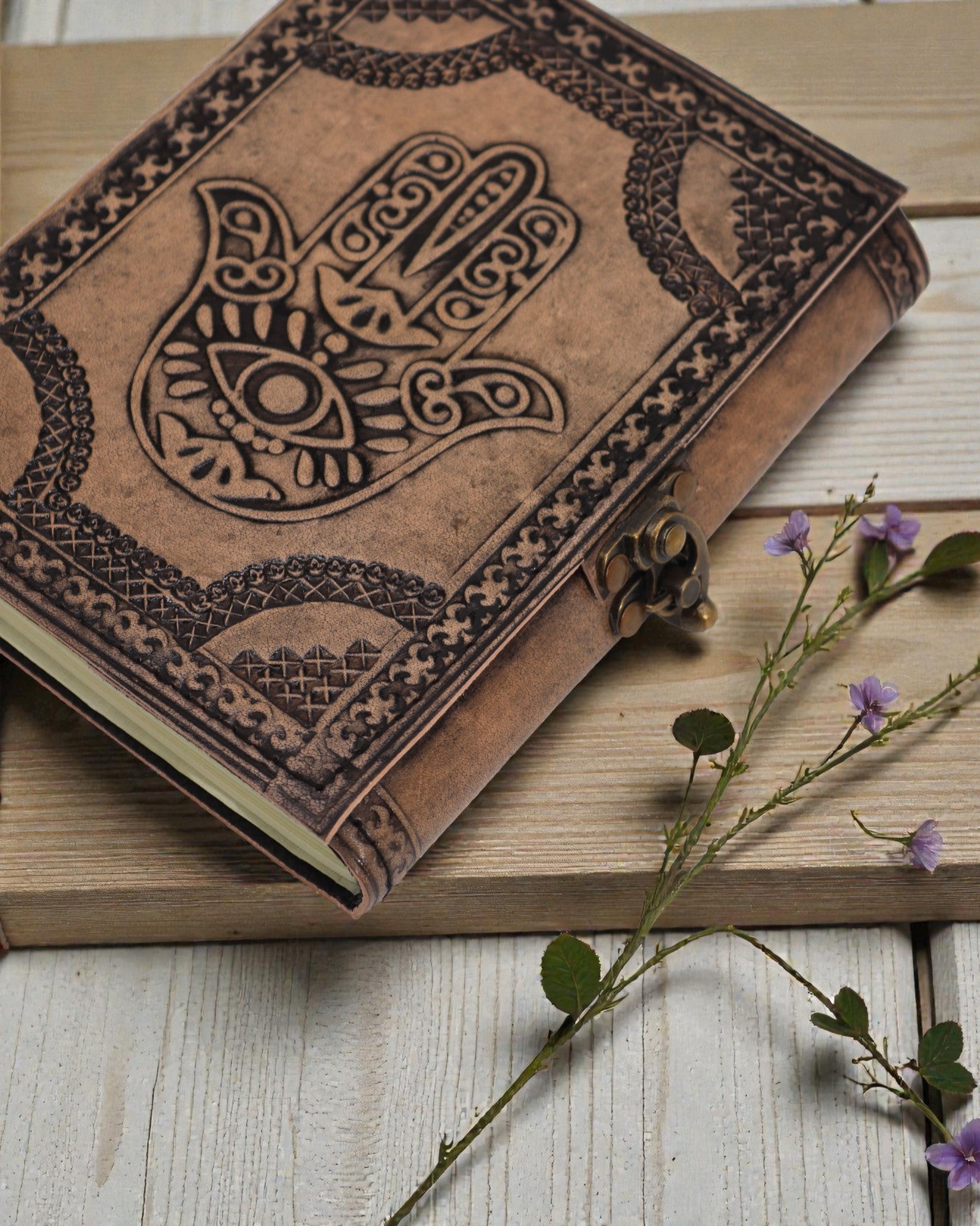 Leather Notebook Hamsa Guardian – Esoteric Journal 17,5 × 12,5 cm