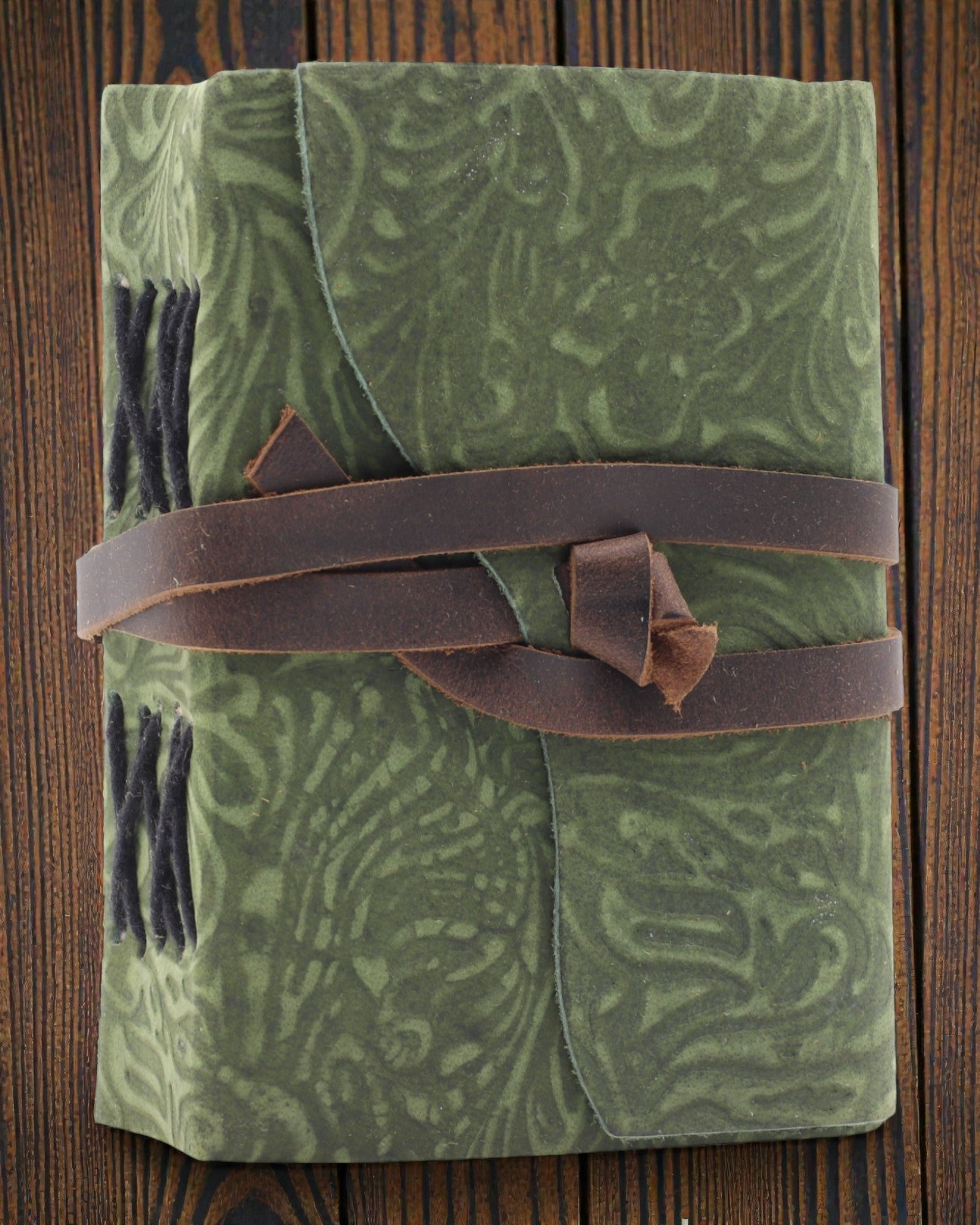 Green Maze Vintage – leather notebook with aged pages 12,7 × 8,9 cm