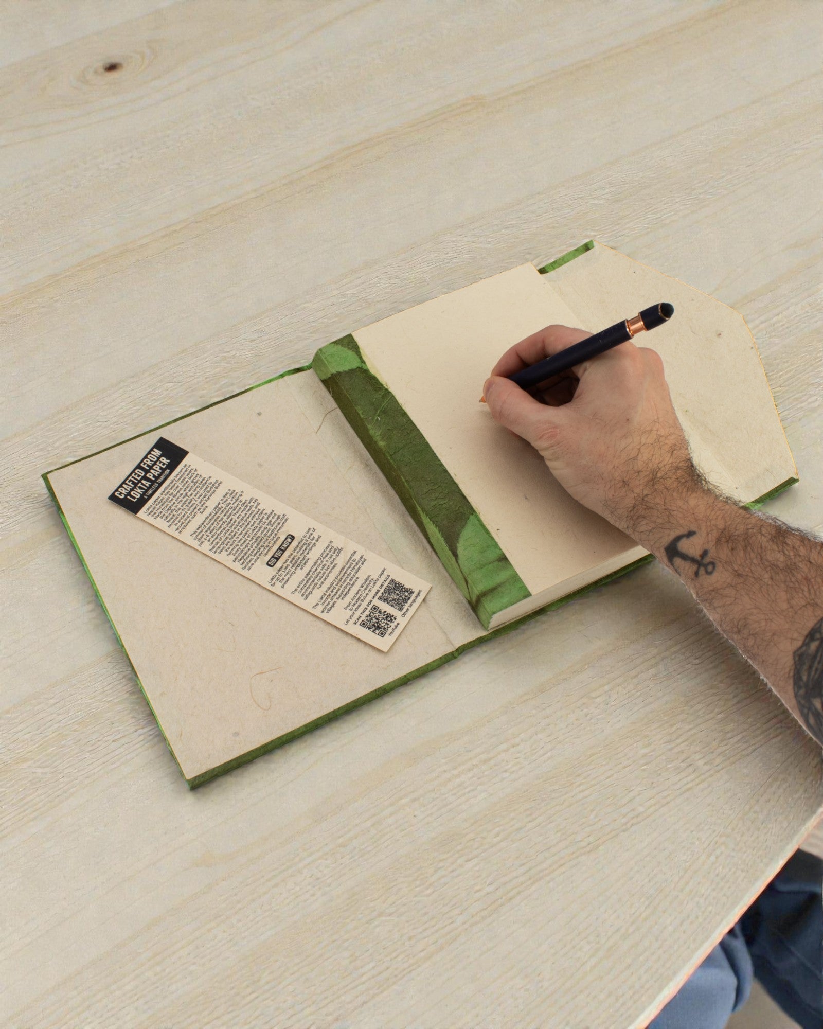 Large Lokta Notebook, Bold Flowers – Forest Green (45 sheets, 21 x 15 cm)