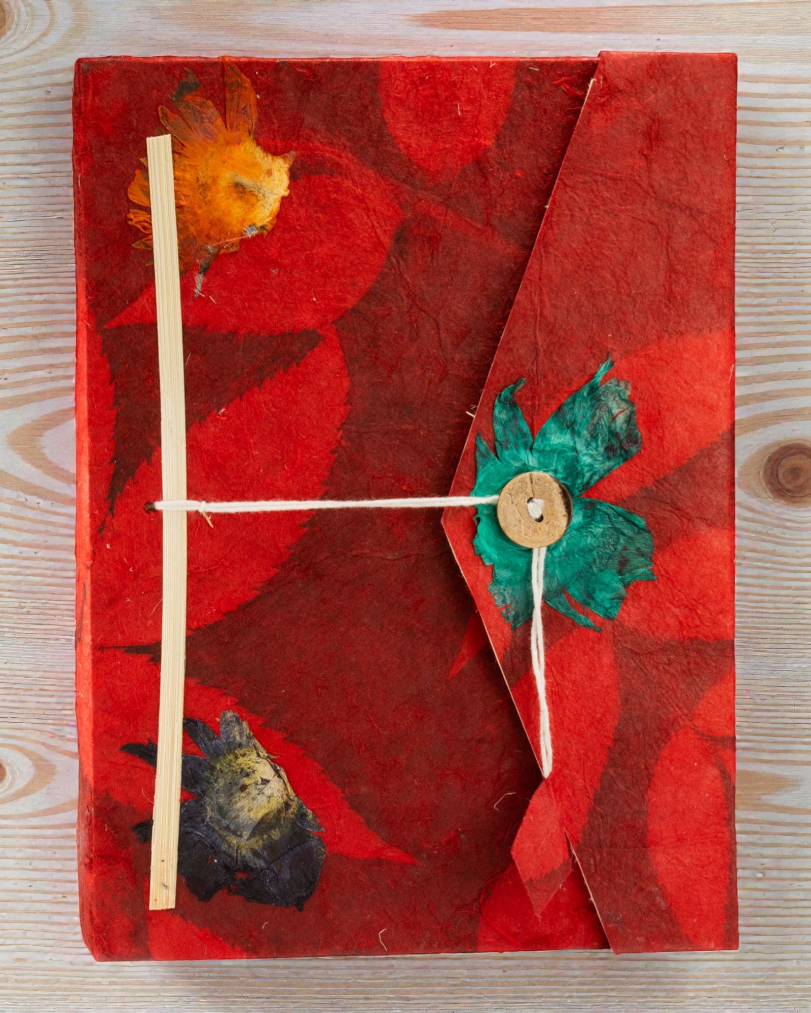 Artistic Løkta Notebook Ruby Bloom – Bold Flowers (45 sheets, 21 x 15 cm)