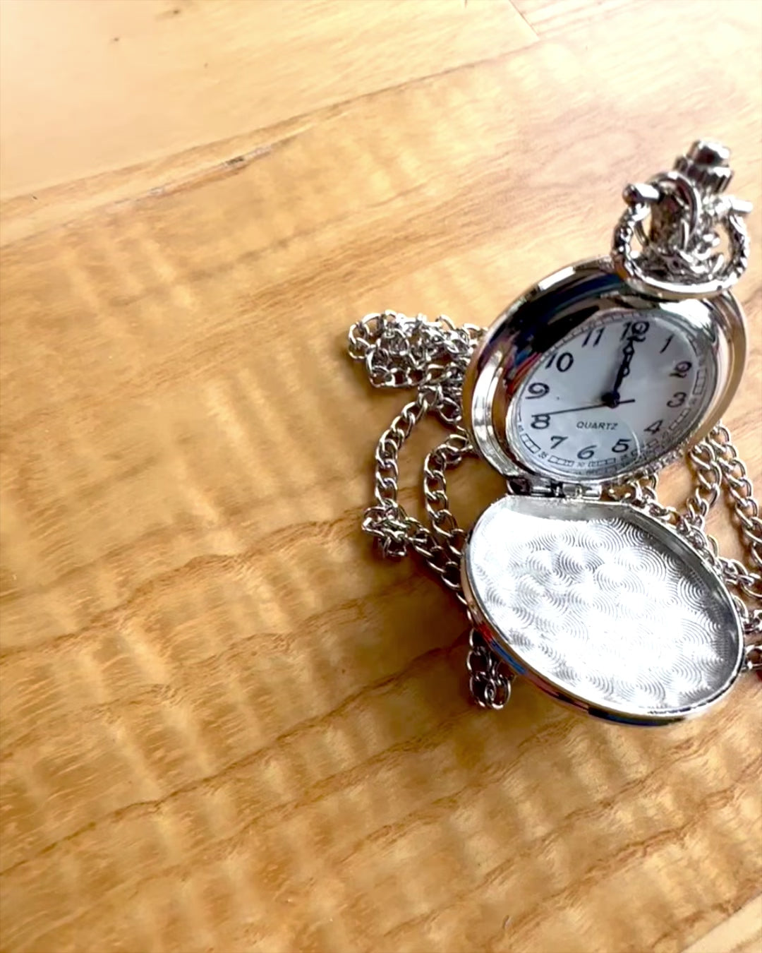 "Starry Cat" Pocket Watch with Engraving Option, 2 Color Variants Available
