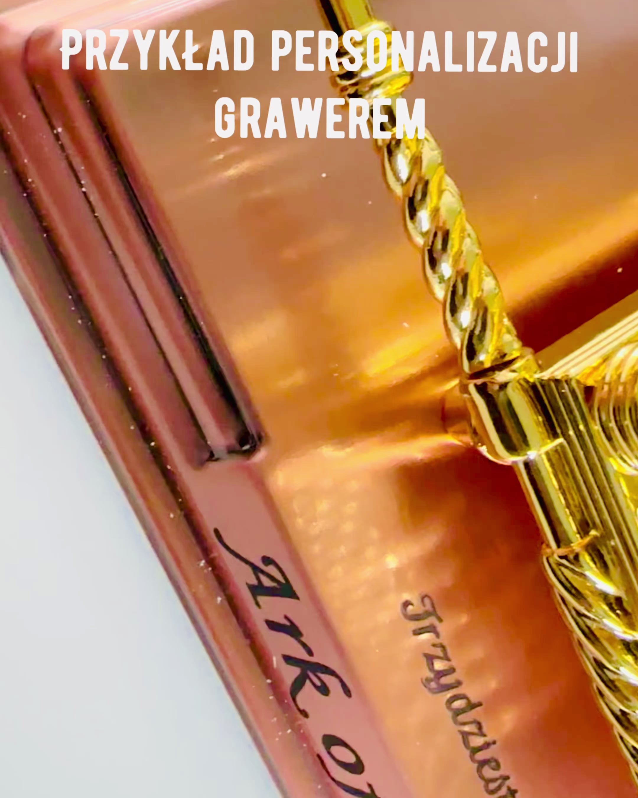 Majestic Miniature of the Ark of the Covenant in Golden Frame 11.2 x 5.8 x 7.3cm - Exclusive Ark, Decoration in Golden Edition