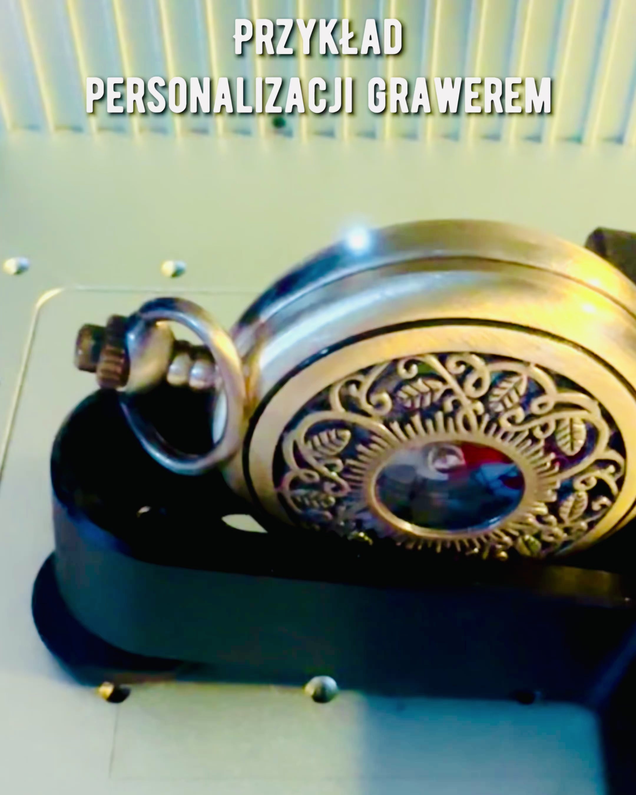 Vintage Style Navigation Compass with Openwork Pattern – Brown-Gold Color