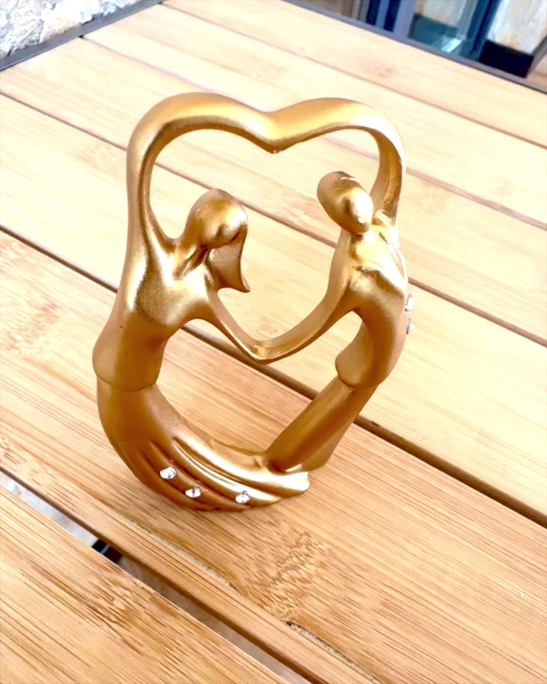 Figurine symbol of love - "Eternal Closeness" as a gift, personalization with engraving