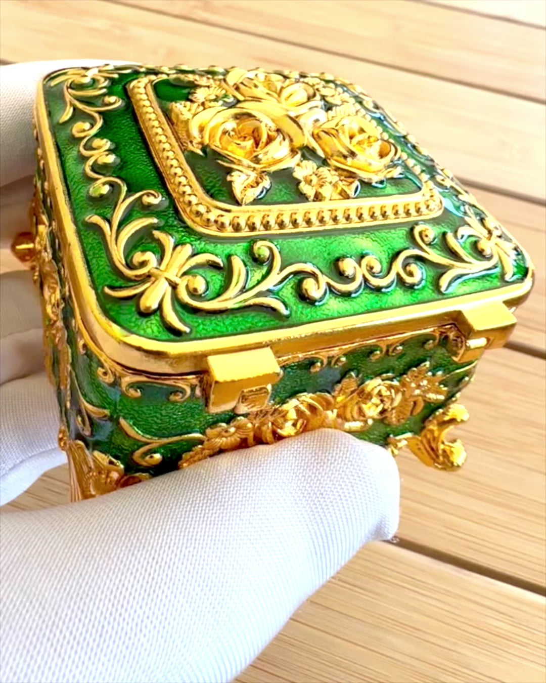 "Royal Elegance" Box with Engraving Option for a Gift
