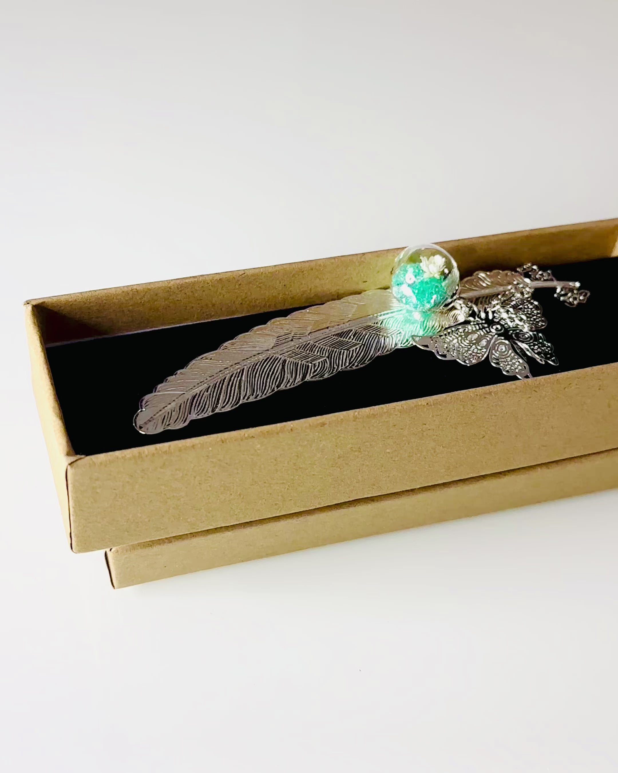 Creative Retro Style Bookmark with Feather and Butterfly Motif – Elegant Promotional Gift, Silver/Blue Color