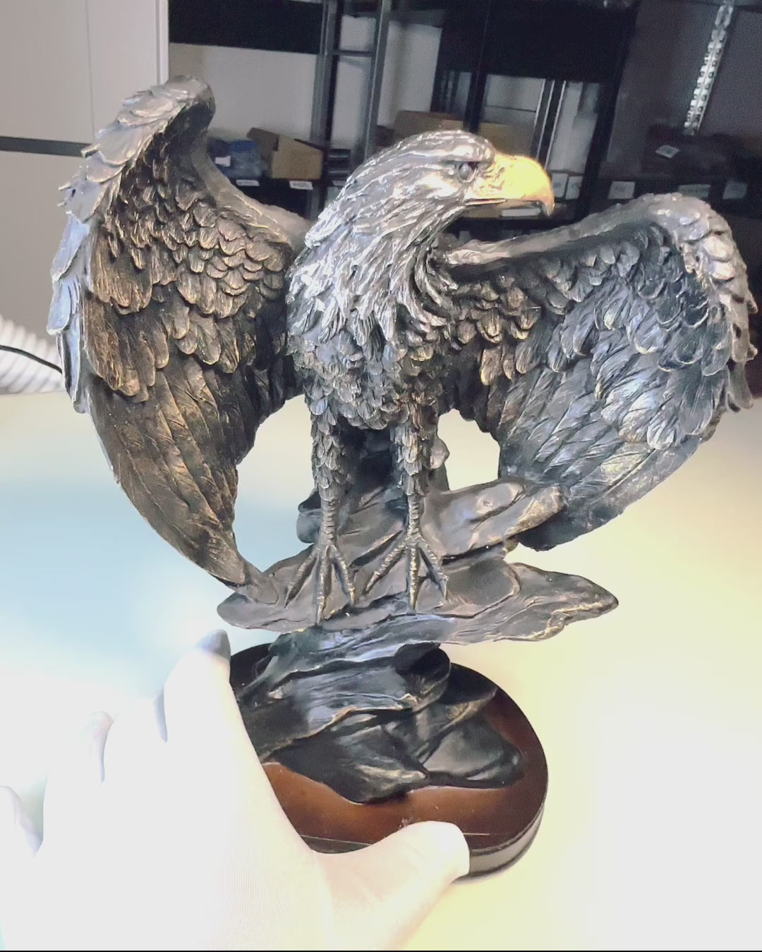 Decorative Statuette "Flying Eagle" – Majestic Symbol of Strength and Freedom