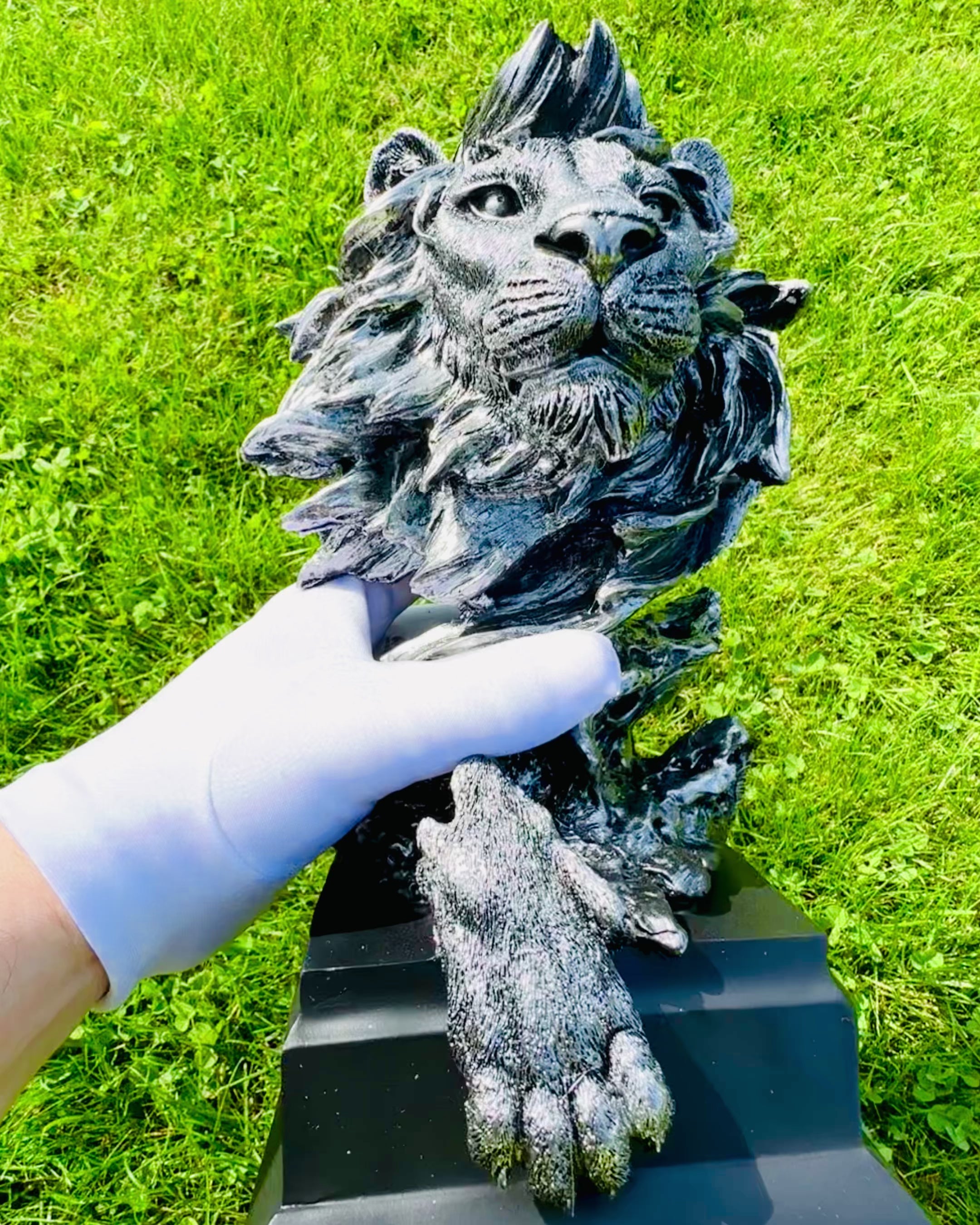 King of the Jungle Lion - Majestic Lion Statuette - silver color, personalization option for a gift
