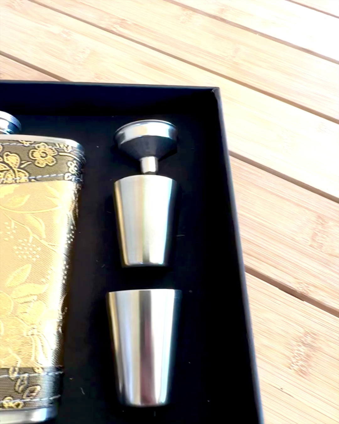 Elegant "Golden Rose" flask with a set of glasses, personalized engraving for a gift