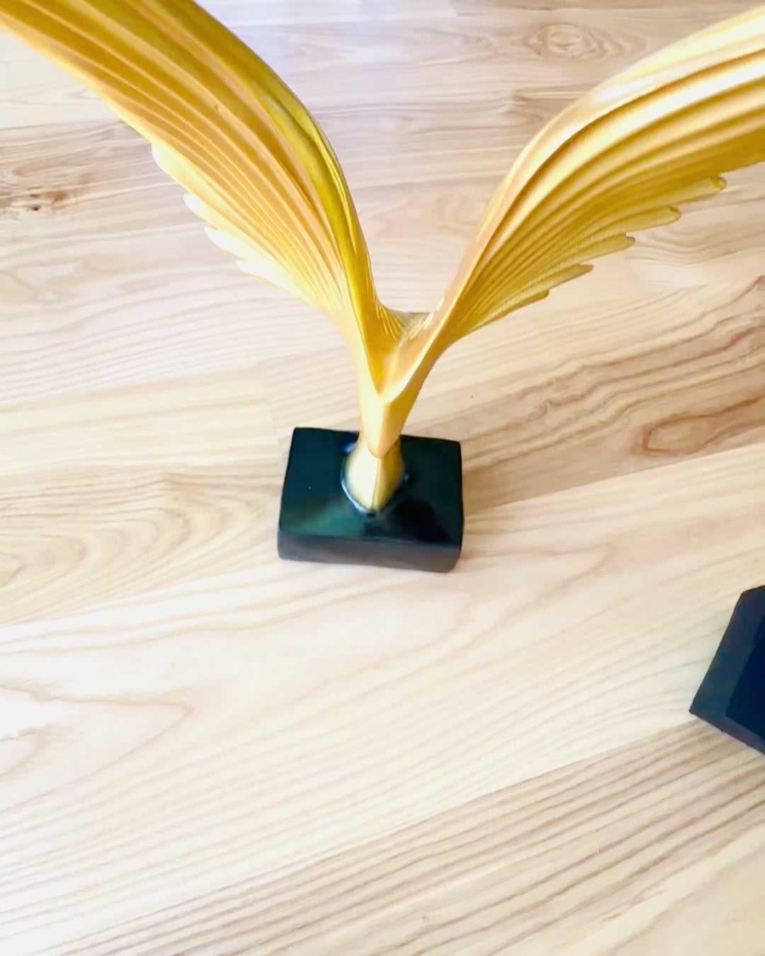 Elegant Angel Wings Figurine 33 cm in height – "Winged Guardians", customizable with engraving for a gift, personalization, 3 color variants