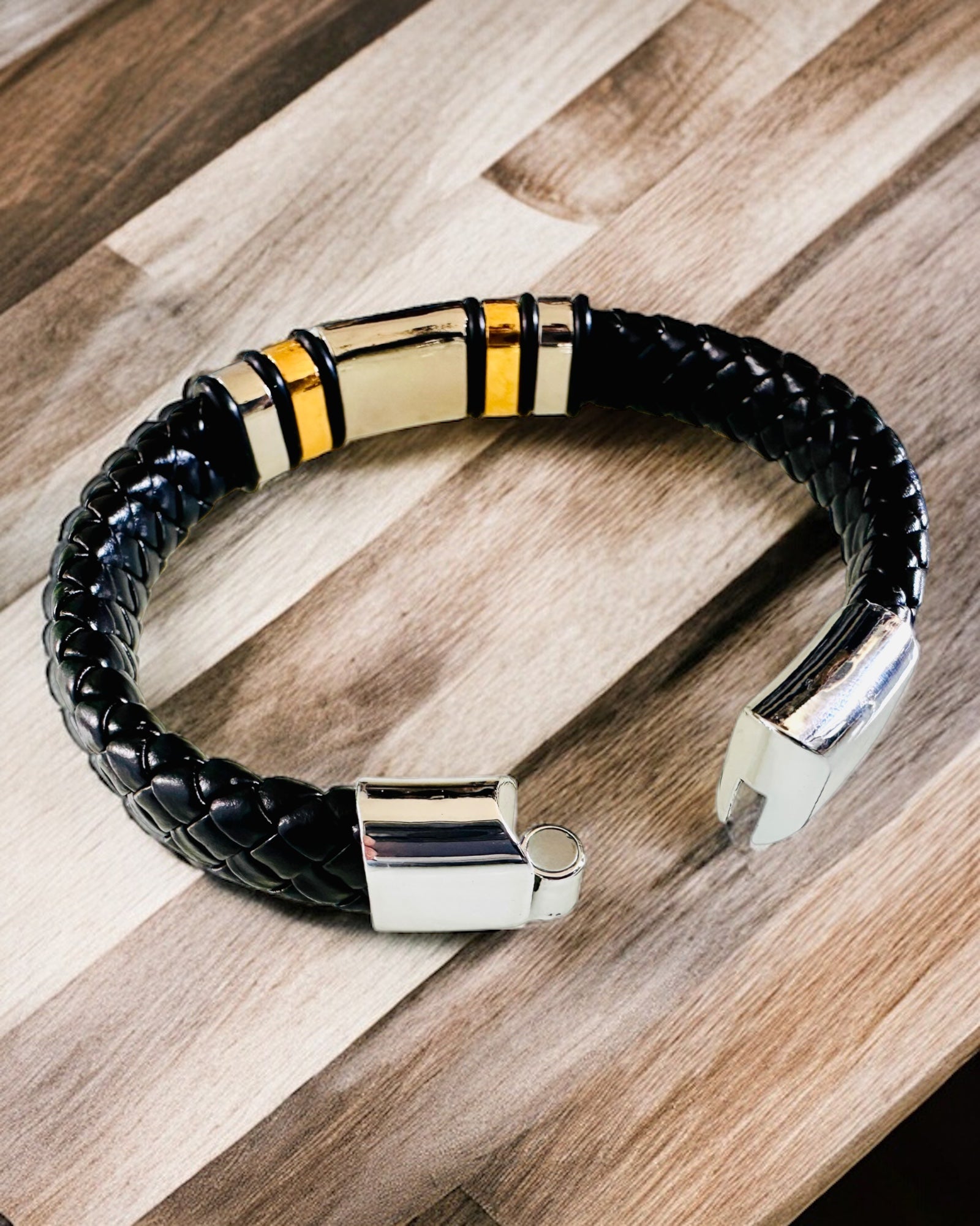 Fashionable Hip Hop Bracelet for Men with Custom Engraving and Magnetic Clasp – Choose Style with Silver or Gold Accents, 22cm PU Leather