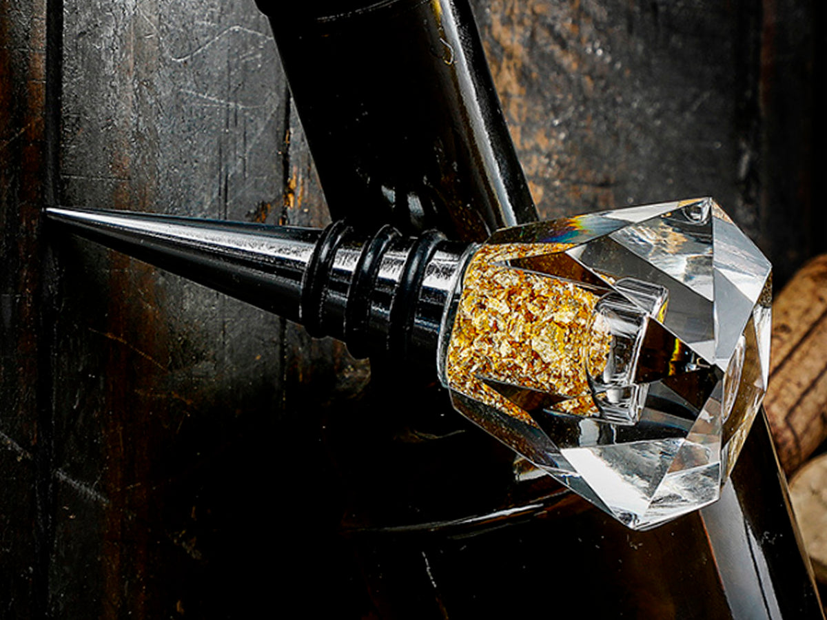 Bottle stopper with gold flecks, 10.5 cm long