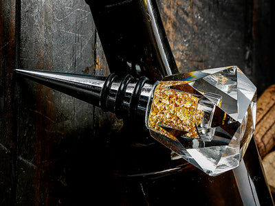 Bottle stopper with gold flecks, 10.5 cm long