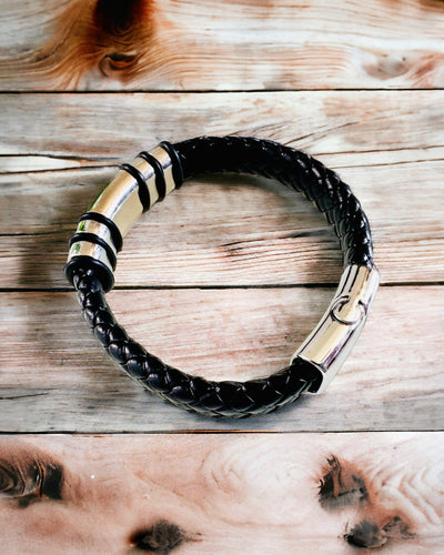 Fashionable Hip Hop Bracelet for Men with Custom Engraving and Magnetic Clasp – Choose Style with Silver or Gold Accents, 22cm PU Leather