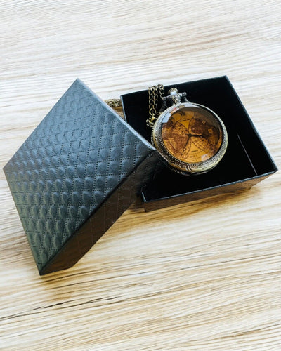 Classic Quartz Pocket Watch with World Map – Vintage Style Pendant with Chain for Her and Him, Engraving