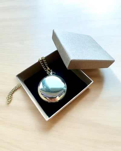 Golden Color Adventure Compass – Elegant Discovery Navigator