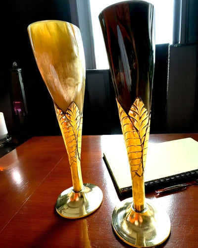 "Spirit of Craft" goblet made of buffalo horn and brass – handcrafted in India, 22 cm, customizable with engraving for a gift