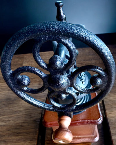 Retro coffee grinder "Vintage Café" 27 cm in height, with the option for personalization with engraving as a gift