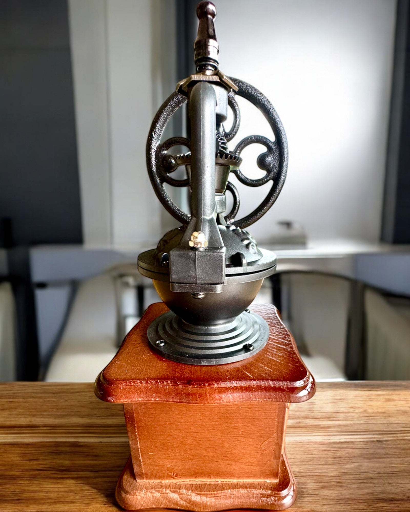 Retro coffee grinder "Vintage Café" 27 cm in height, with the option for personalization with engraving as a gift