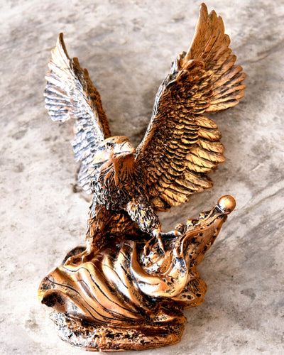 "Lord of the Winds" – Retro Eagle Statue in Vintage Style with Engraving Option