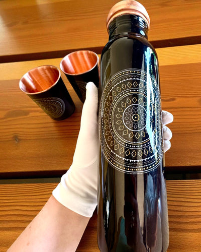 Copper Set Mandala – 1L Bottle + 2 Cups in Case, personalization with engraving available as a gift