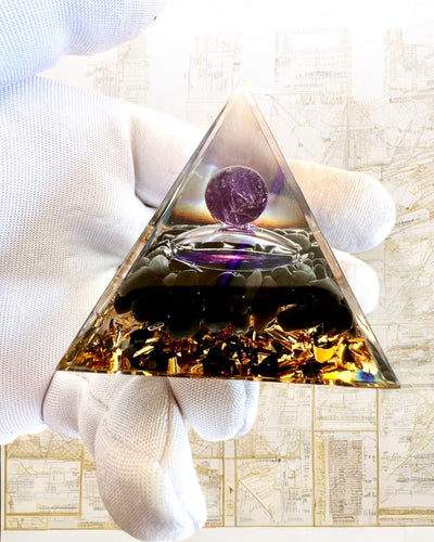 Orgonite Energy Pyramid of Cosmic Energy - Amulet with Amethyst and Shavings