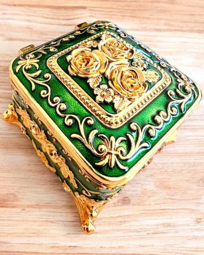 "Royal Elegance" Box with Engraving Option for a Gift