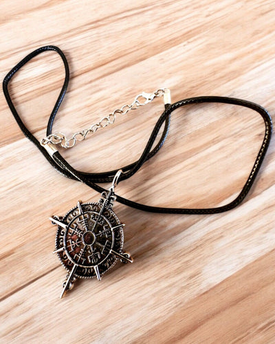Amulet Northern Warrior - Viking Compass, personalization option with engraving for a gift, 2 variants to choose from
