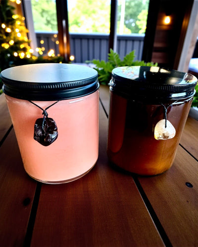 Intentional soy candle 250 ml with natural stone – choose your energy: Citrine or Garnet, personalized engraving for a gift