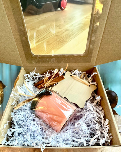 Intentional soy candle 250 ml with natural stone – choose your energy: Citrine or Garnet, personalized engraving for a gift