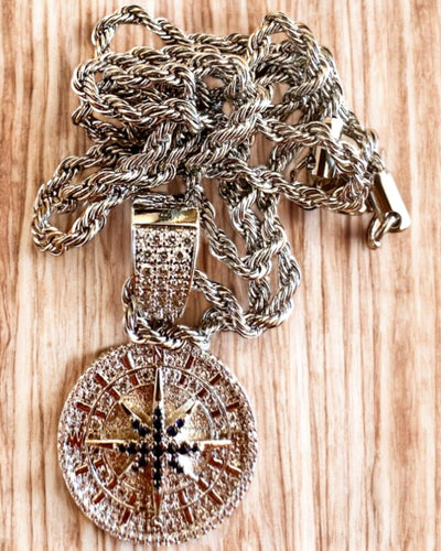 Necklace with Glamour Style Compass Pendant with Zirconia for Women and Men - 2 variants to choose from, personalization with engraving for a gift