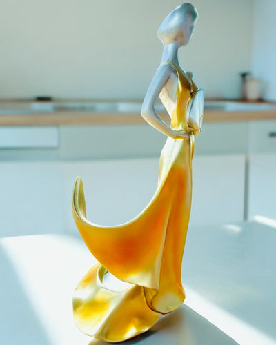 Elegant Bottle Holder - Lady Statue - personalization with engraving, 2 variants to choose from