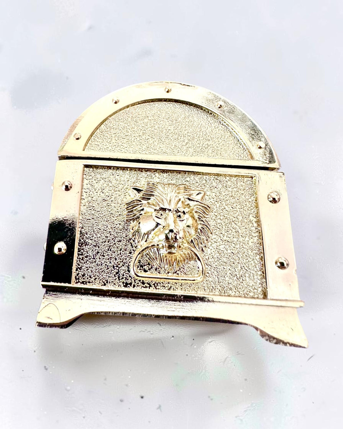 Retro Metal Treasure Chest with Engraving - Silvery Box 7x5x5 cm