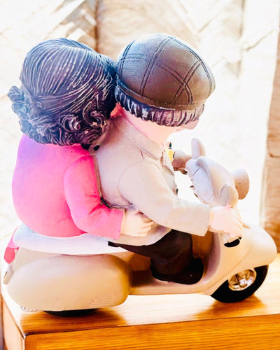 Decorative Figurine Lovers on a Scooter - Personalized with Engraving for a Gift