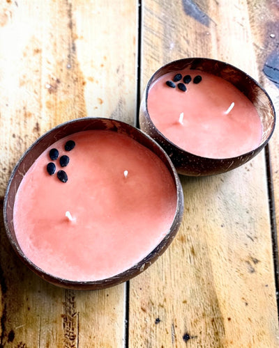 Soy Candle in a Coconut 200-300 ml – Summer Collection, 3 scents to choose from, personalization with engraving