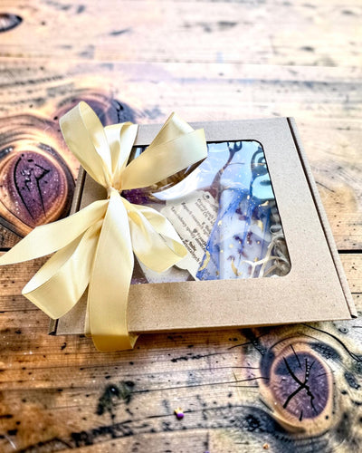 A Wardrobe Full of Travels – Soy Wax Hanging Ornament Gift Set