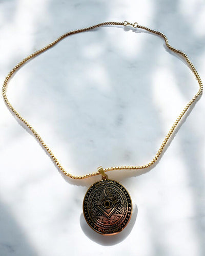 Amulet of Mysterious Power - Necklace with Engraving, 2 color variants to choose from