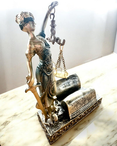 Statuette "Justicia 2" - Goddess of Justice – Artistic Shelf Decoration, Resin Craft, personalization with engraving
