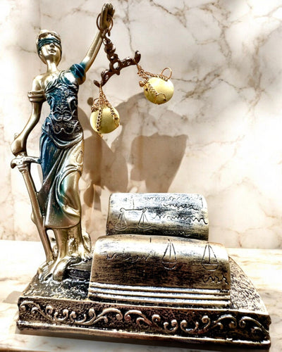 Statuette "Justicia 2" - Goddess of Justice – Artistic Shelf Decoration, Resin Craft, personalization with engraving