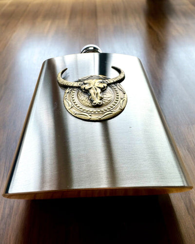 Bizon Flask – Stylish Hip Flask with Bison Motif - Customizable with Engraving for a Gift