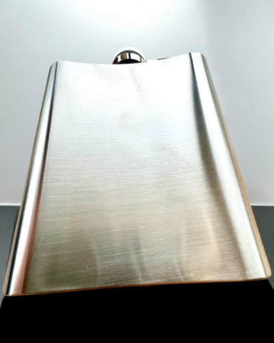 Bizon Flask – Stylish Hip Flask with Bison Motif - Customizable with Engraving for a Gift