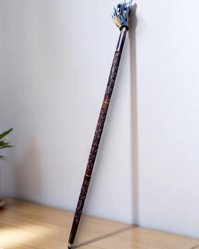 Walking Cane "Royal Hand" – hand-carved from Indian mango wood, customizable with engraving