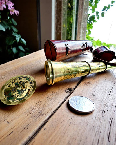 Royal Spyglass "Voyager 1818" – Exclusive, Brass, 83 cm, Handcrafted, Genuine Leather Case – Collector's Edition, Customization with Engraving for Gift