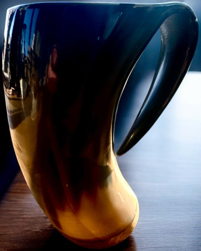 Compact, 350 ml, Masterpiece Carved Mug with Customizable Engraving - 2 Color Variants