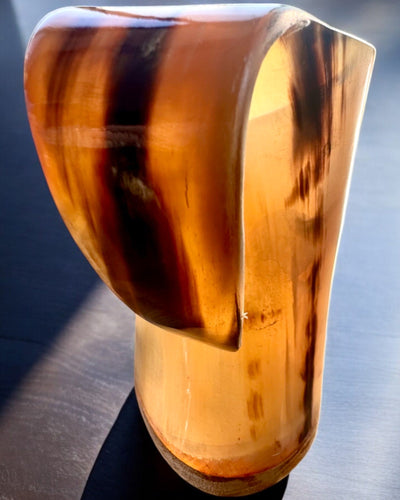 Compact, 350 ml, Masterpiece Carved Mug with Customizable Engraving - 2 Color Variants