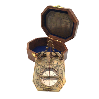 Elegant Brass Compass with Sundial in a Wooden Box - Ideal Gift for Travelers, Retro Style, Dimensions: 11.5 x 8.8 x 9.0 cm, Material: Brass and Wood