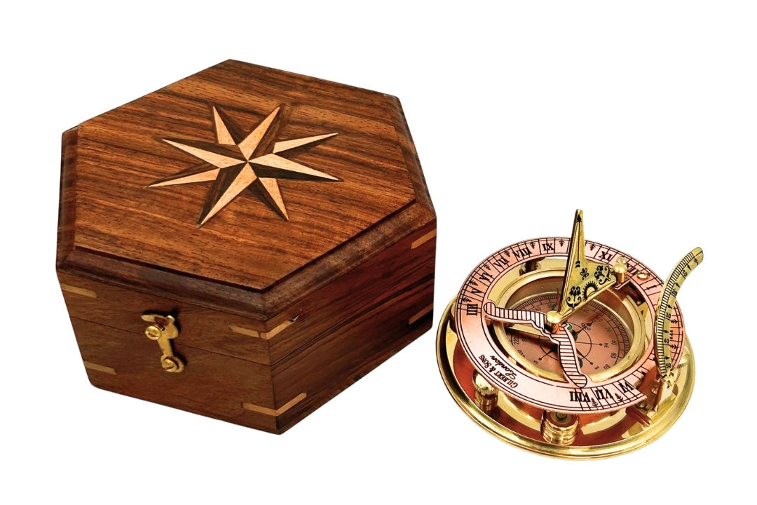 Brass Compass with Sundial in an Elegant Wooden Box - Perfect Personalized Gift with Engraving Option - Retro Style, Classic Craftsmanship, High Quality