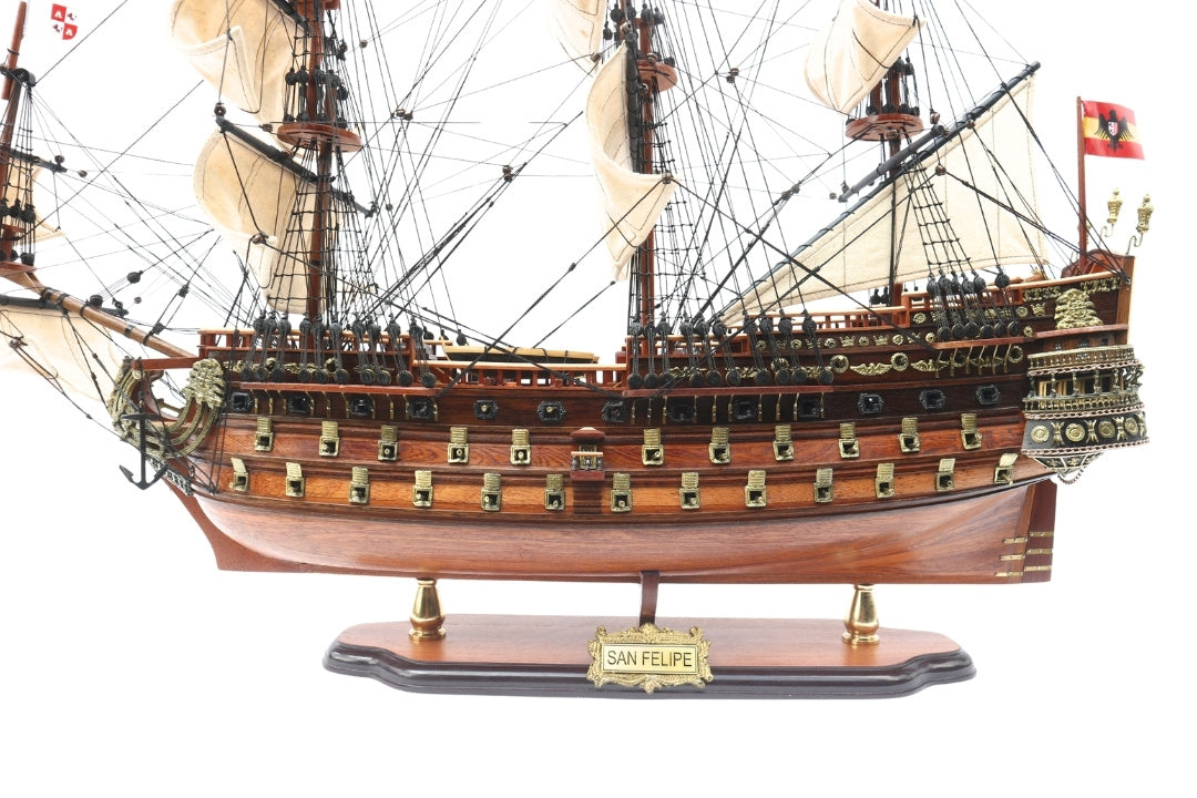 San Felipe sailing ship model 80cm, with the option of personalization by engraving
